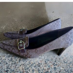 Coach Jayne Signature Logo Pumps Size 10B Brown/Mahogany